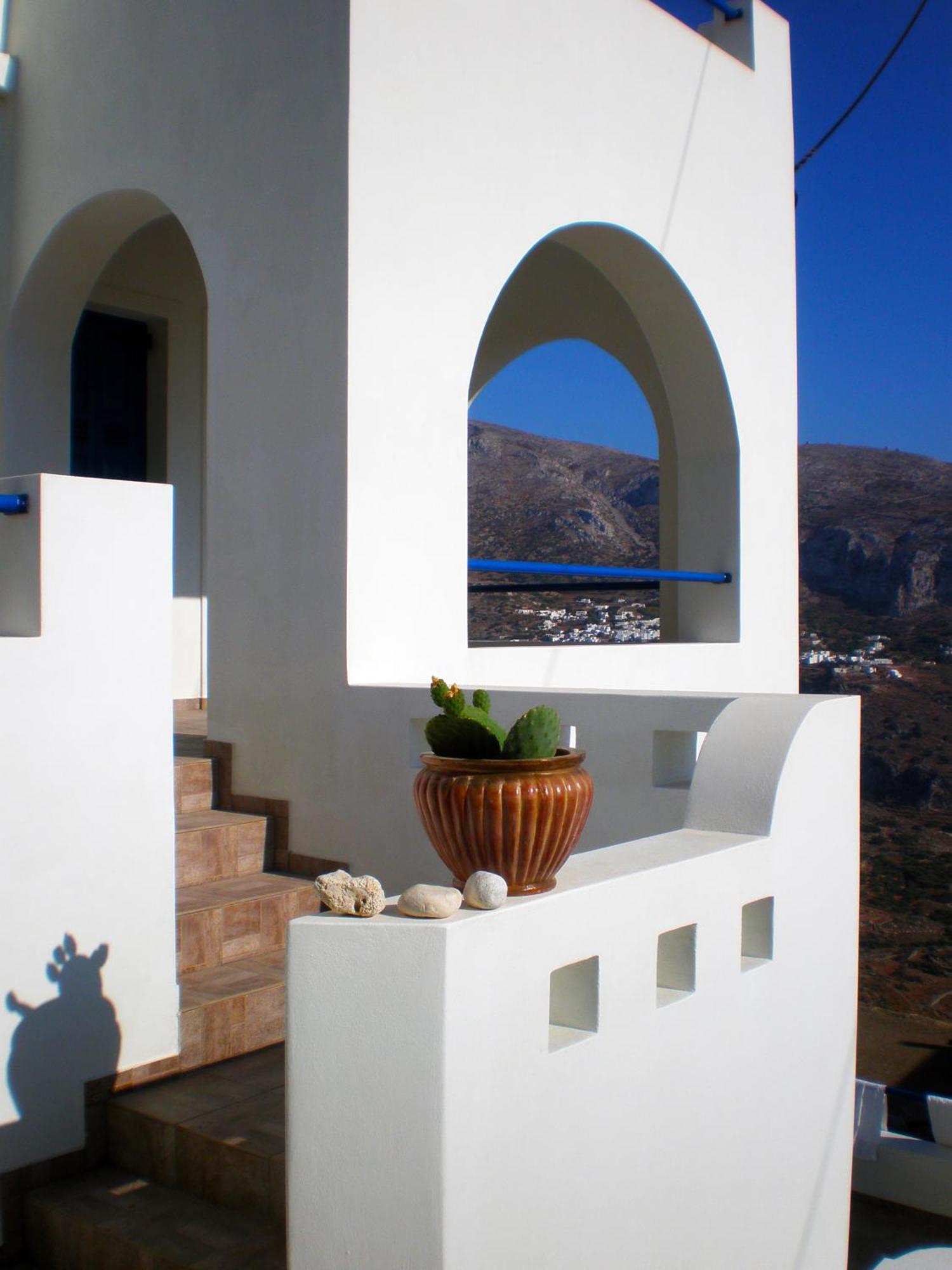 Plori Studios And Apartments Αιγιάλη Εξωτερικό φωτογραφία