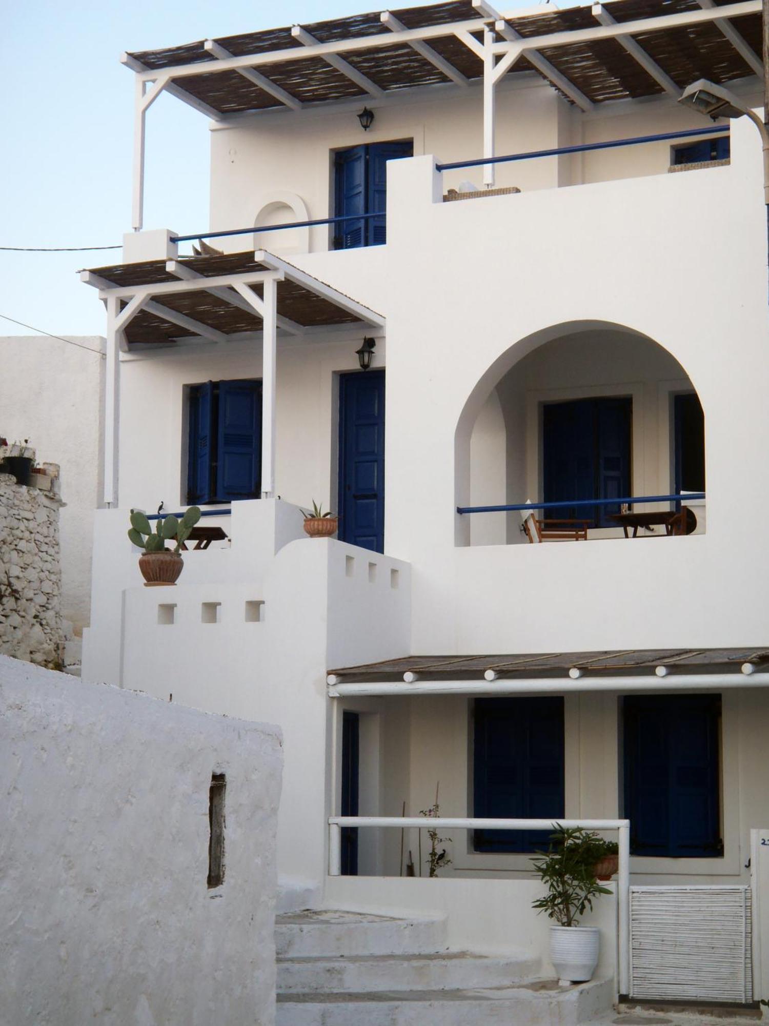 Plori Studios And Apartments Αιγιάλη Εξωτερικό φωτογραφία